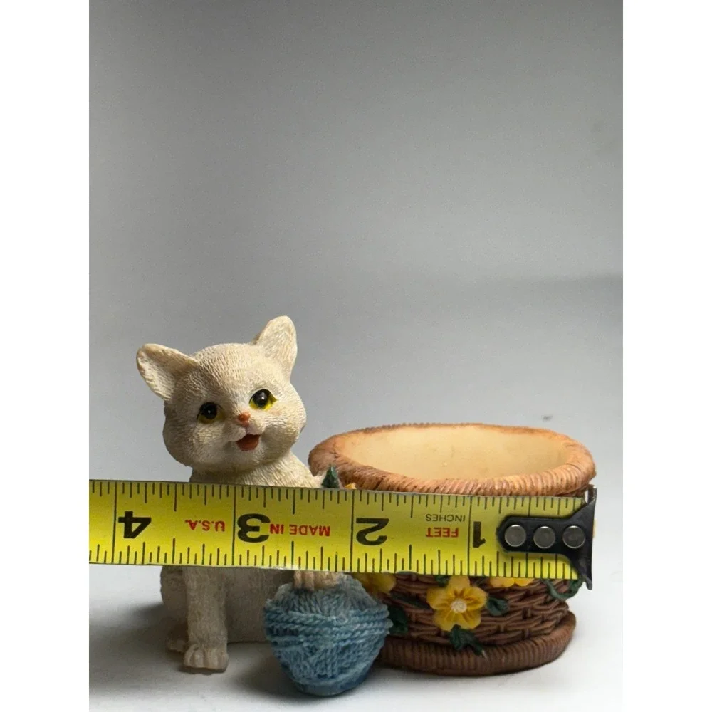 2001 McCrory Cat Figurine with Basket Yellow Flowers Resin Egg Holder York PA